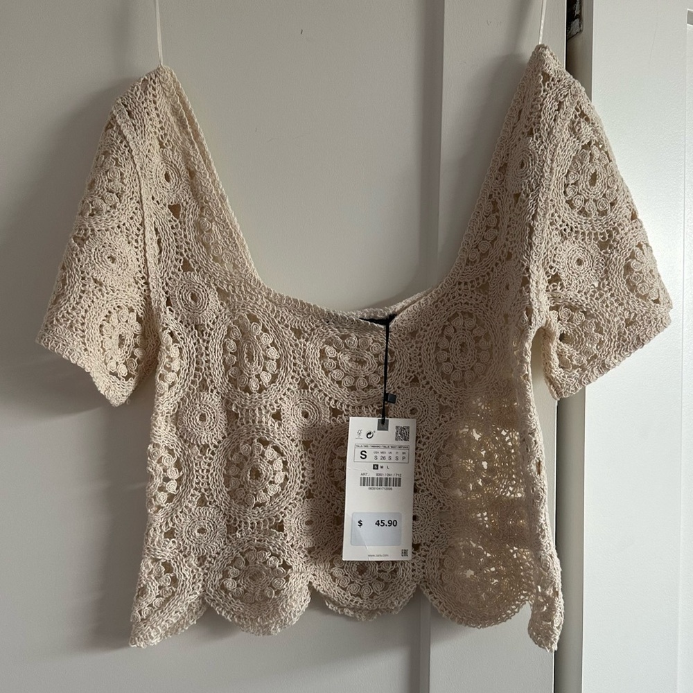 NWT 🤍 Zara crochet crop top size small